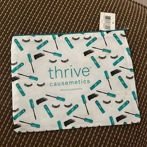 NWT Thrive Cosmetics bag